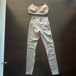 Alo Yoga Set - Airlift 7/8 Legging & Airlift Intrigue Bra in Taupe XS EUC